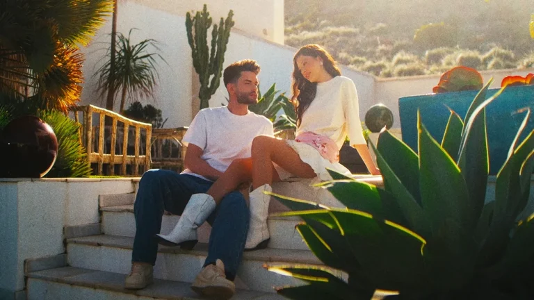 Edward Sanda feat. Cleopatra Stratan – Ne Suntem