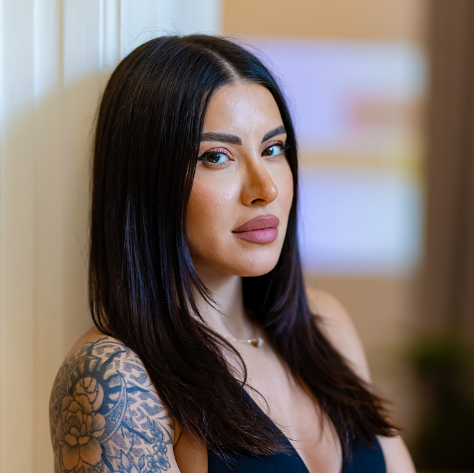 NICOLETA NUCA