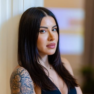 NICOLETA NUCA